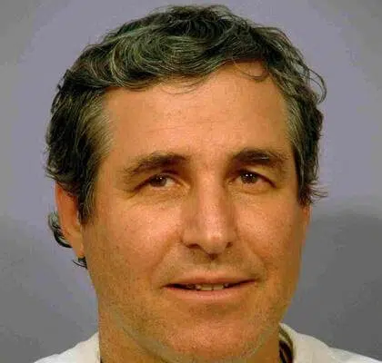 eli schwartz 420x400 1.jpg
