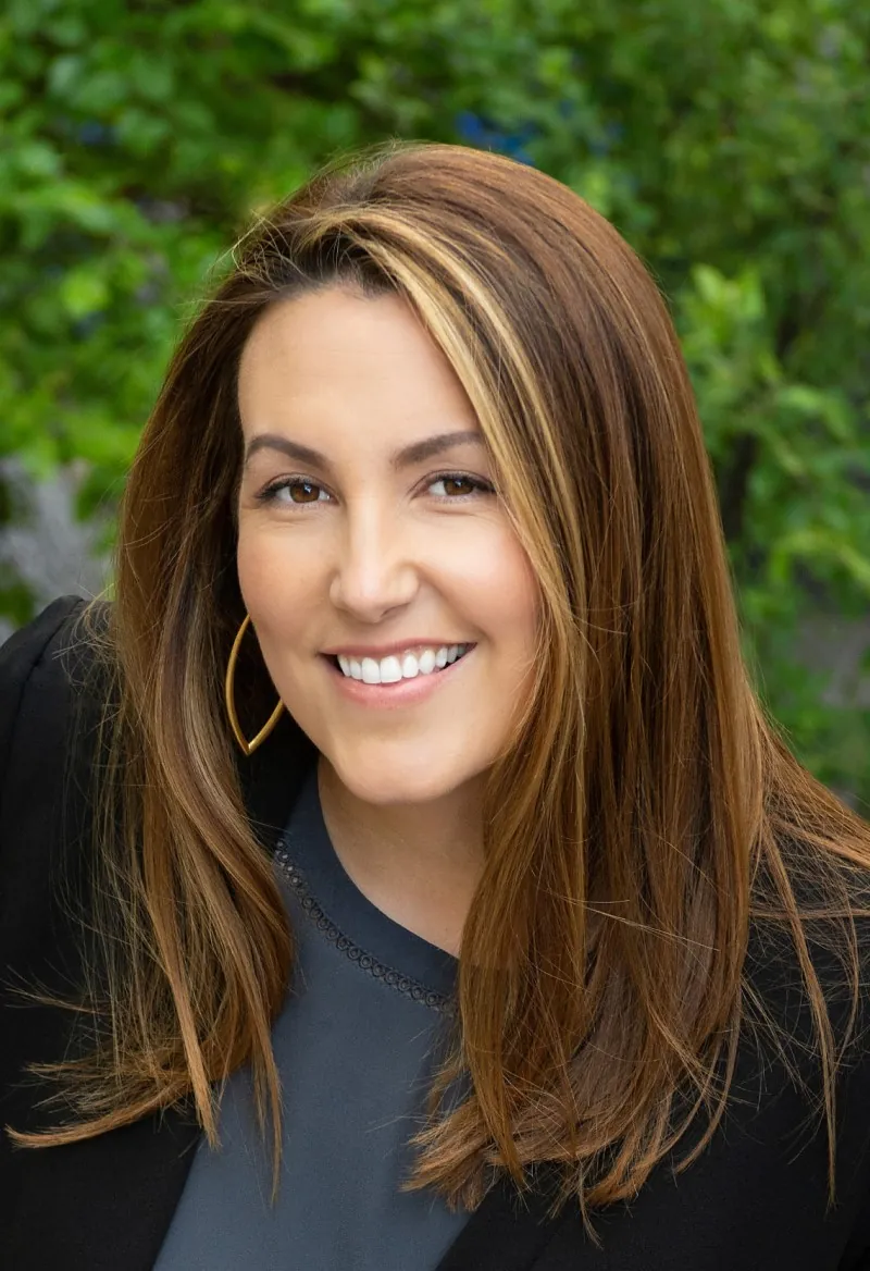 jacci headshot21 small